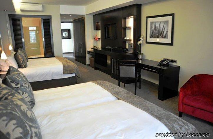 The Fairway Hotel, Spa & Golf Resort Randburg Chambre photo