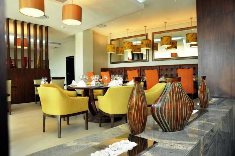 The Fairway Hotel, Spa & Golf Resort Randburg Extérieur photo