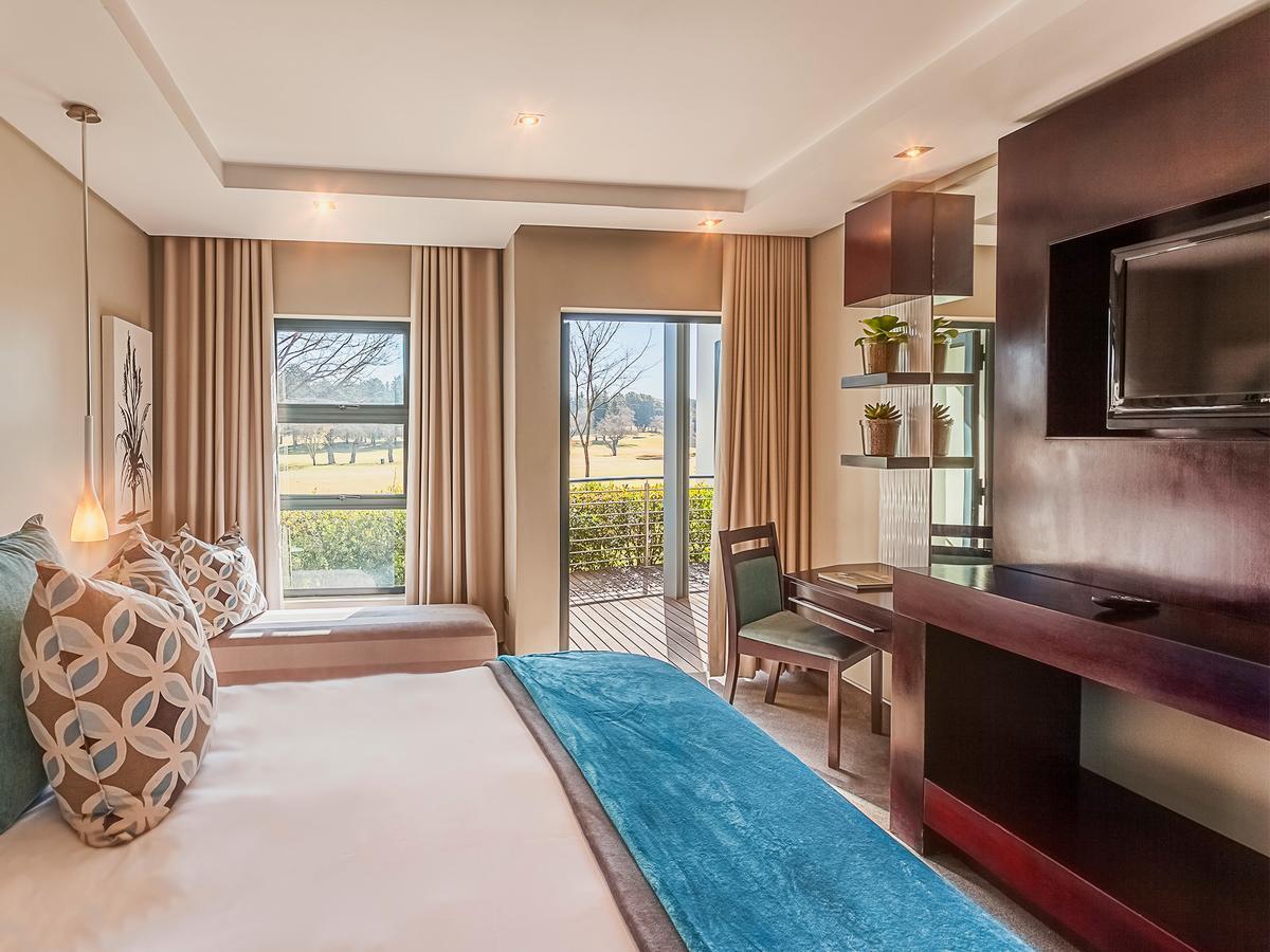 The Fairway Hotel, Spa & Golf Resort Randburg Extérieur photo