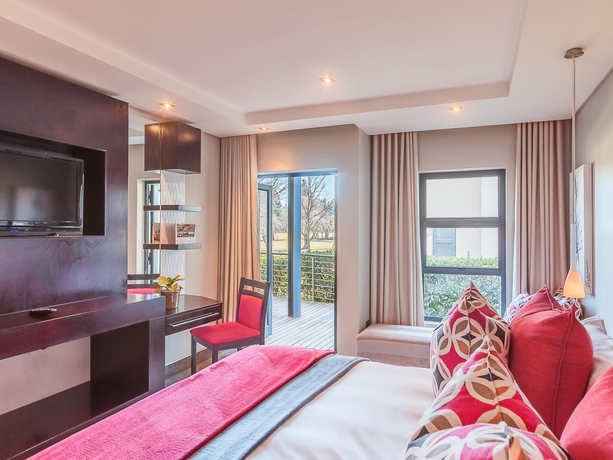 The Fairway Hotel, Spa & Golf Resort Randburg Extérieur photo