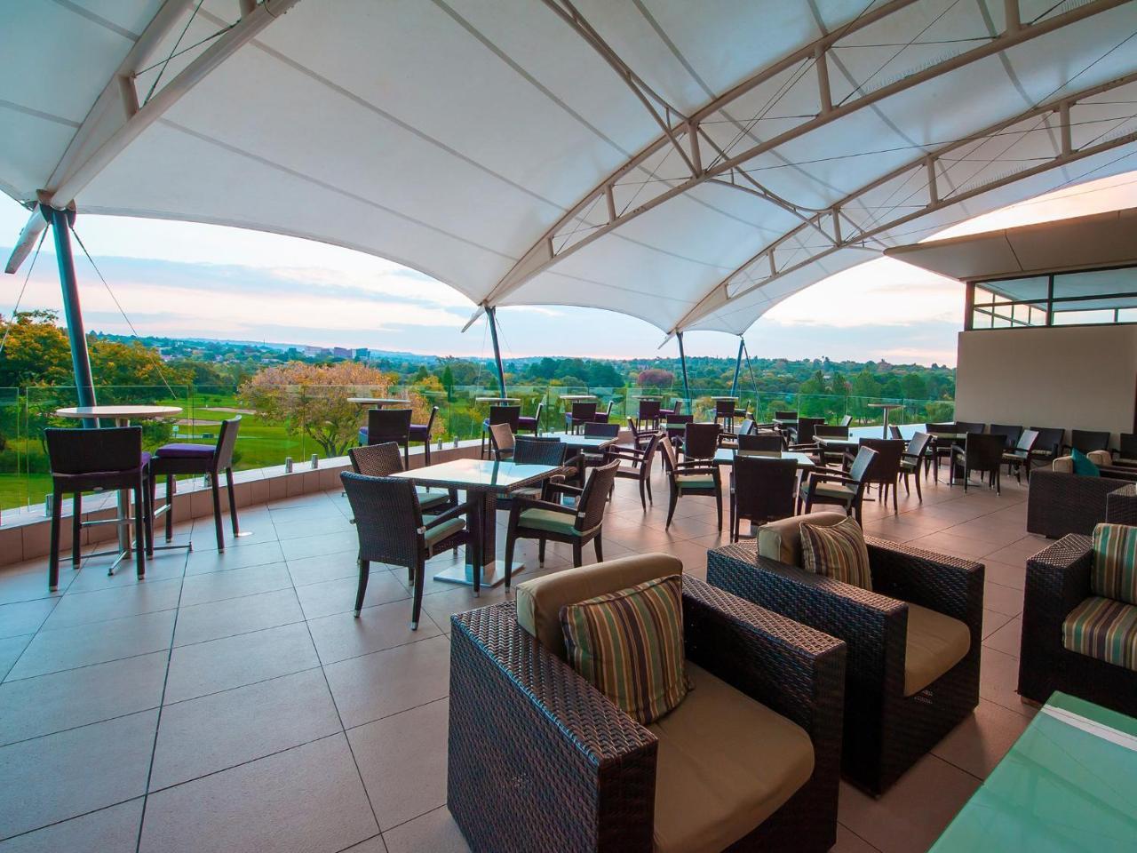 The Fairway Hotel, Spa & Golf Resort Randburg Extérieur photo
