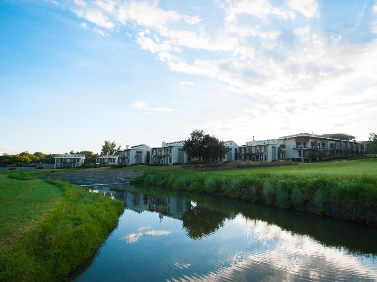 The Fairway Hotel, Spa & Golf Resort Randburg Extérieur photo