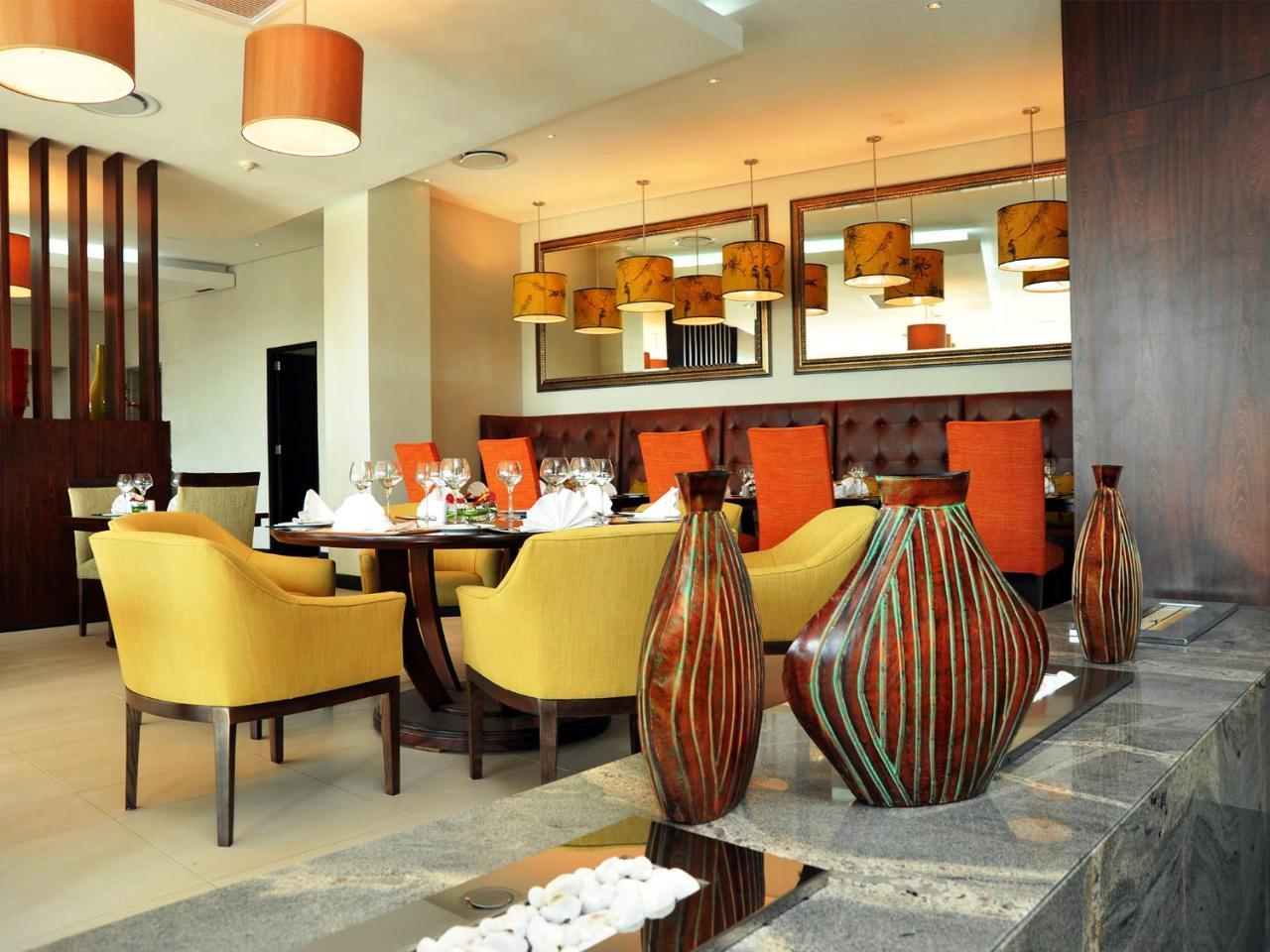The Fairway Hotel, Spa & Golf Resort Randburg Extérieur photo