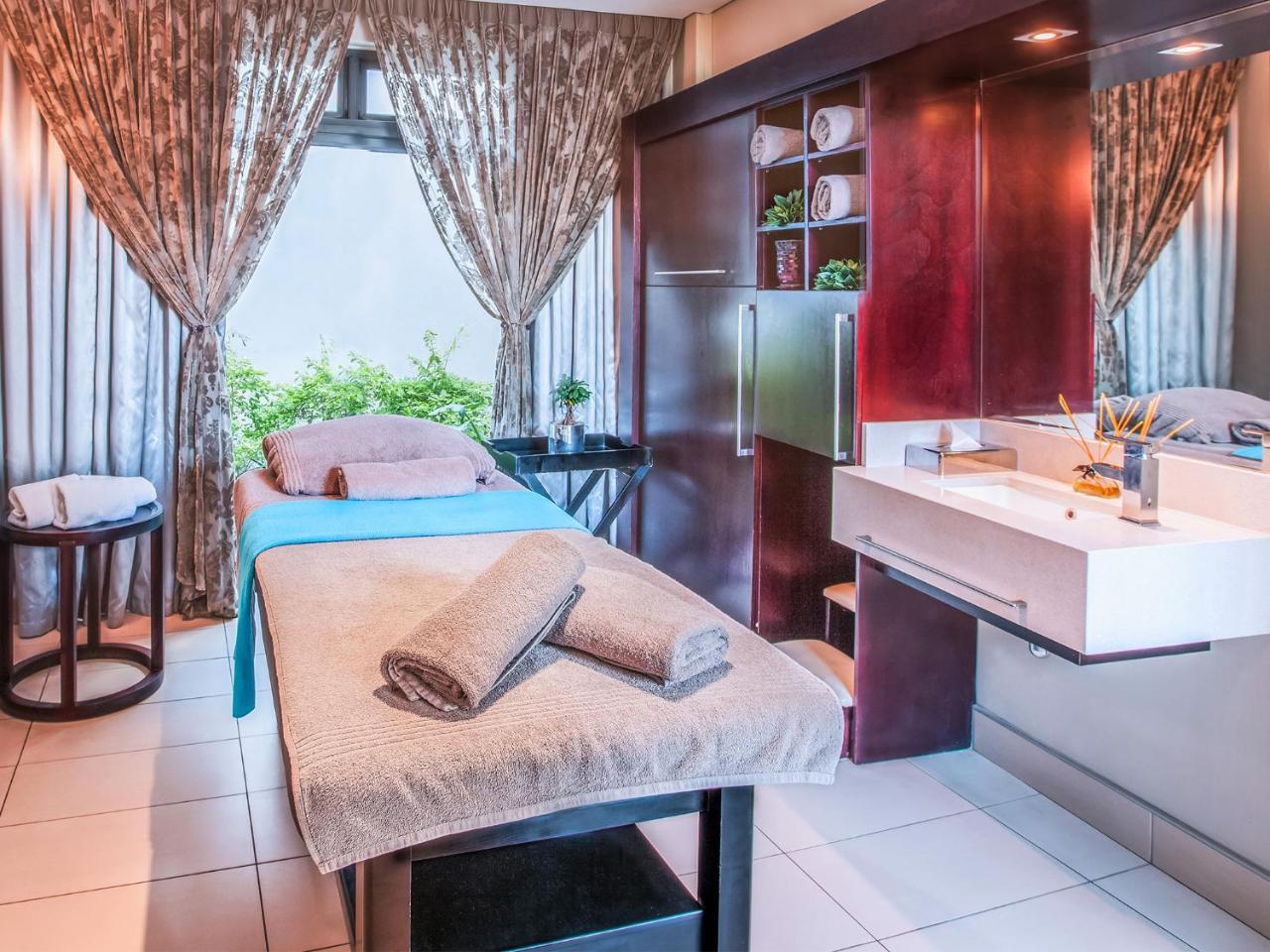 The Fairway Hotel, Spa & Golf Resort Randburg Extérieur photo