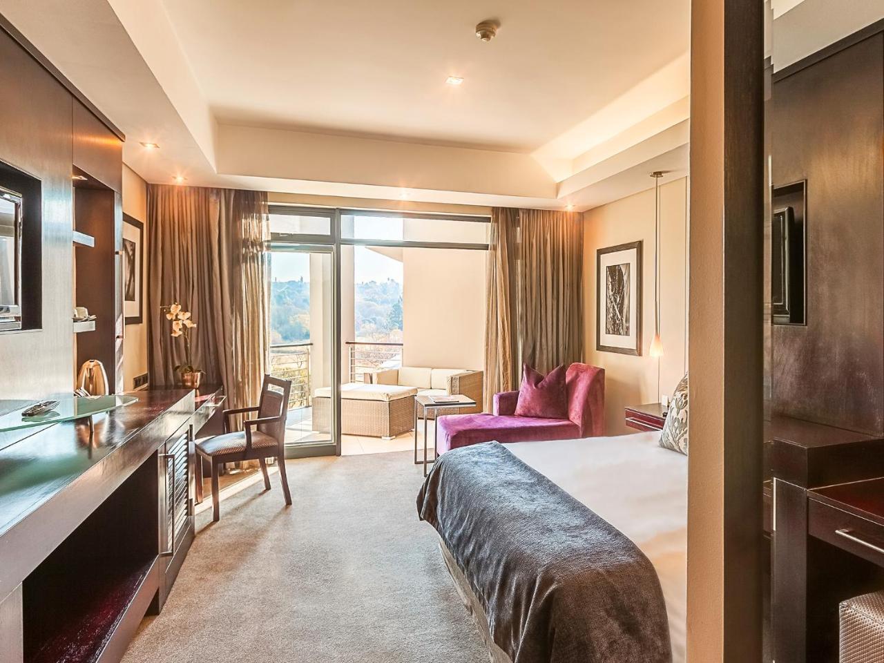 The Fairway Hotel, Spa & Golf Resort Randburg Extérieur photo